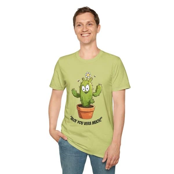 Aloe You Vera Much T-shirt Person 2 Front Pistachio